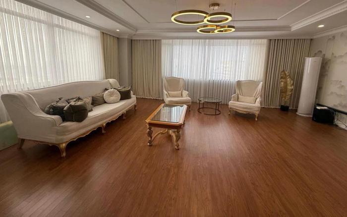 Продам: 5 комнатная квартира, Кошкарбаева 8 — Вид на Пирамиду - купить квартиру на Nedvizhimostpro.kz