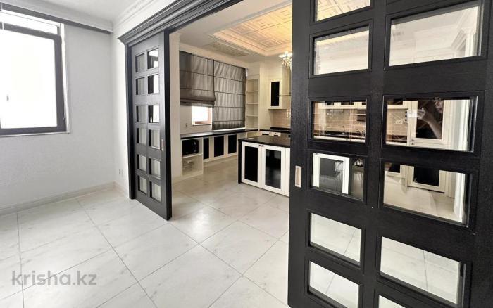 Продается: 7 комнатная квартира, Байтурсынова 9 — Инвиктус , Пирамида - купить квартиру на Nedvizhimostpro.kz