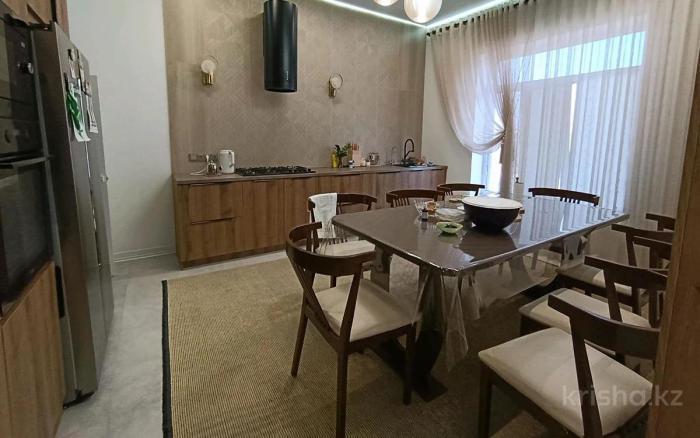 Продаю:  Дом, Тауке хана 26 — ТАУНХАУС 13 мкр Байтерек - купить дом на Nedvizhimostpro.kz