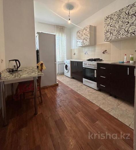 Продам: 3 комнатная квартира, 33-й мкр 19 - купить квартиру на Nedvizhimostpro.kz