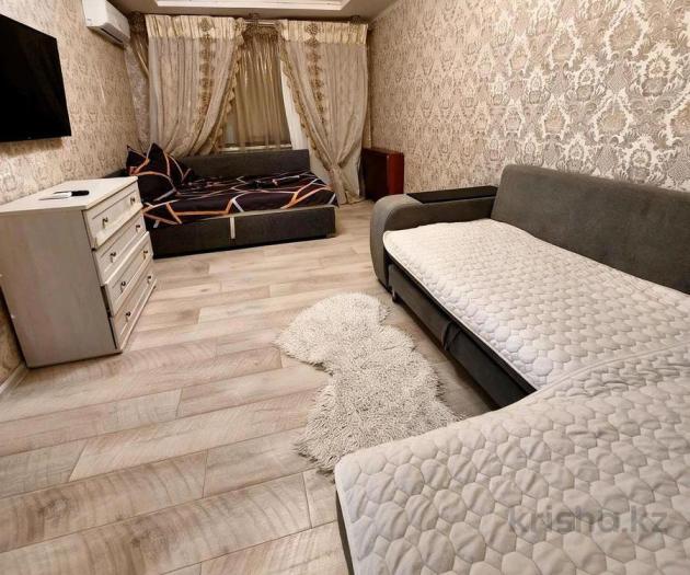 Сдается в аренду посуточно: 3 комнатная квартира, мкр Кунаева 11 — Желаевская трасса - снять квартиру на Nedvizhimostpro.kz