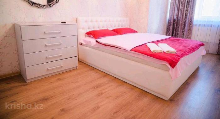 Сдается в аренду посуточно: 3 комнатная квартира, мкр Женис 32 - снять квартиру на Nedvizhimostpro.kz