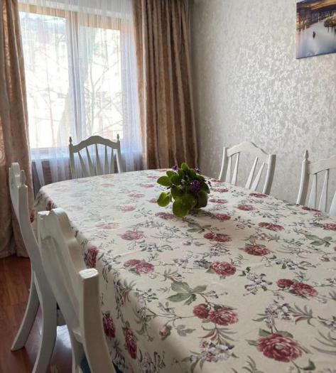 Сдается в аренду посуточно: 4 комнатная квартира, 8-й микрорайон 18 — Тамерлановское шоссе,Ладушки,Янги Шахар - снять квартиру на Nedvizhimostpro.kz