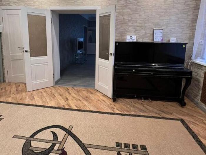 Сдается в аренду посуточно: 4 комнатная квартира посуточно,  Кирпичная 11/1 - снять квартиру на Nedvizhimostpro.kz