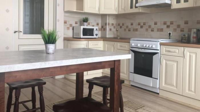 Сдается в аренду посуточно: 2 комнатная квартира посуточно, Мкр-н Батыс-2, 9/3 - снять квартиру на Nedvizhimostpro.kz