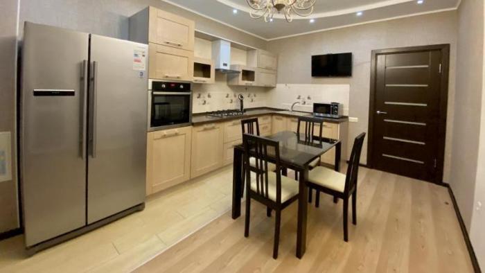 Сдается в аренду посуточно: 4 комнатная квартира посуточно, Батыс-2, 17В - снять квартиру на Nedvizhimostpro.kz