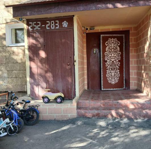 Продаю квартиру в районе (Юго-Восток): 4 комнатная квартира, Казыбек би р-н, Степной 1 7/46 - купить квартиру на Nedvizhimostpro.kz