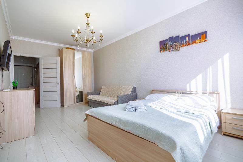 Сдается в аренду квартиру посуточно в районе (Есильcкий): 1 комнатная квартира посуточно на Сауран 10Б - снять квартиру на Nedvizhimostpro.kz