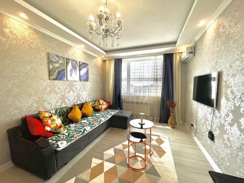 Сдается в аренду квартиру посуточно в районе (Есильcкий): 2 комнатная квартира посуточно на Сауран 10 б - снять квартиру на Nedvizhimostpro.kz